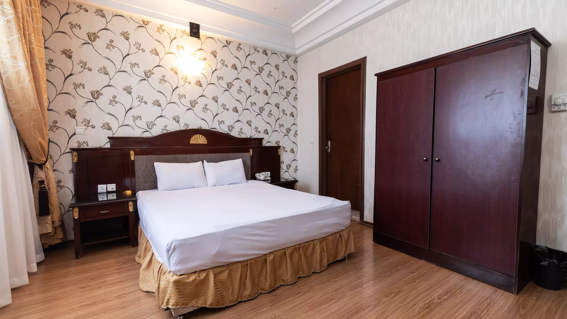 Alibaba https://cdn.alibaba.ir/ostorage/hotel-accommodation-images/68c82430a1e6f83605b7e375_دبل (1).webp